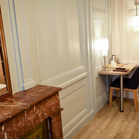 Hotel Du Dauphin Lyon Exteriör bild