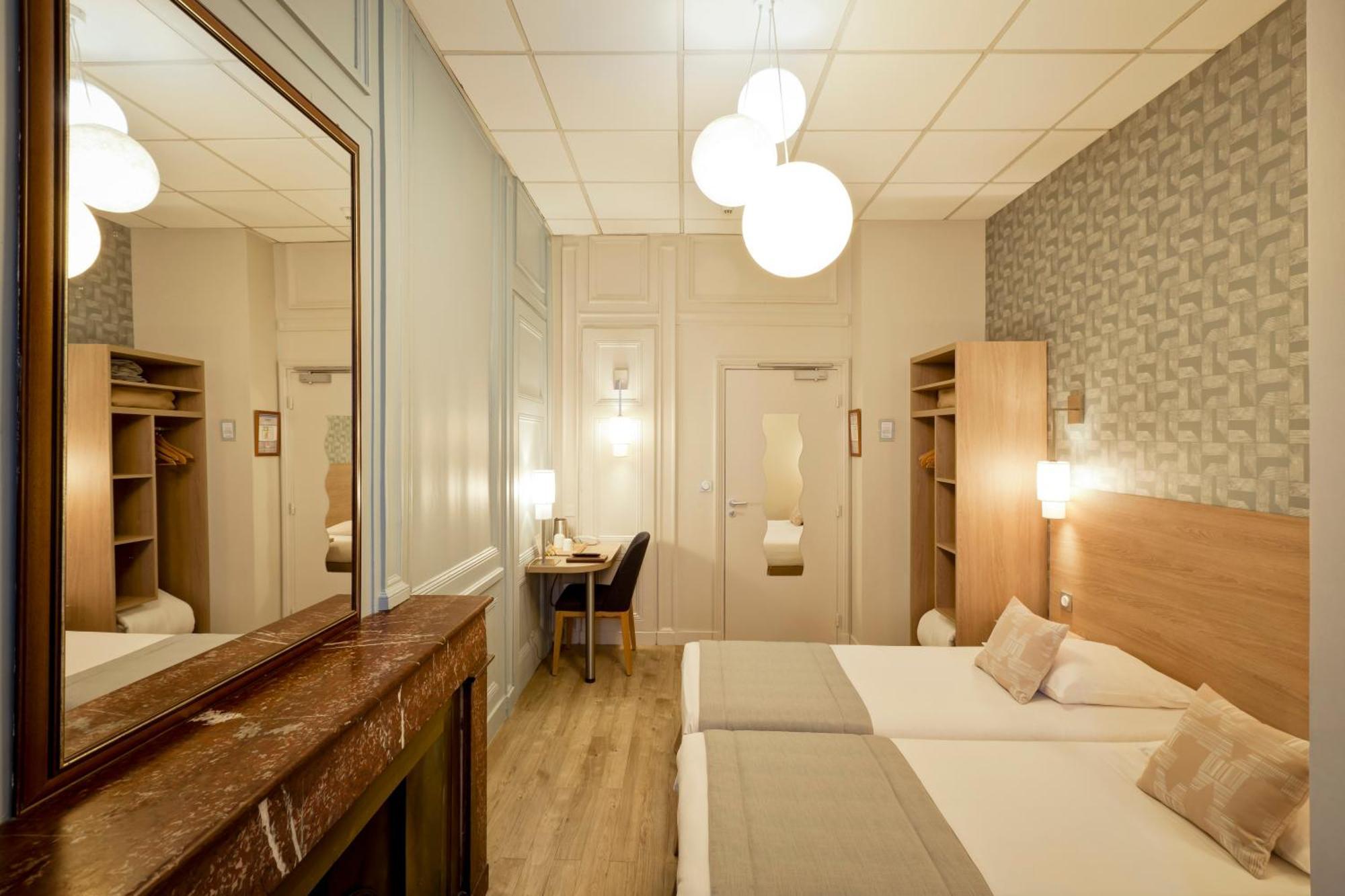 Hotel Du Dauphin Lyon Exteriör bild